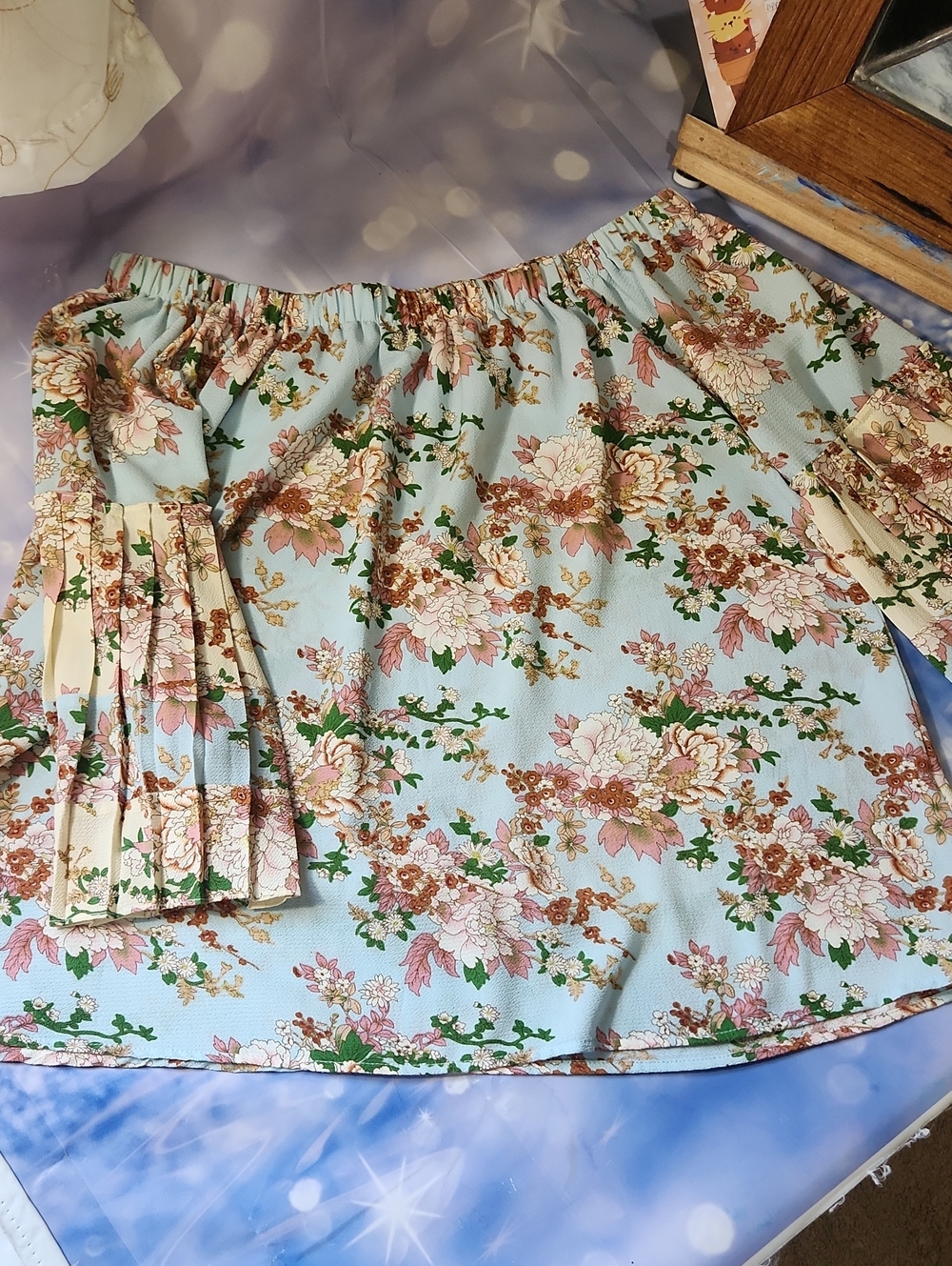 entro Light Blue Floral A-Line Blouse with Pleated Cuffs Wear On Or Off Shoulder